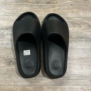 Yeezy slides, size 8 1/2, color:black